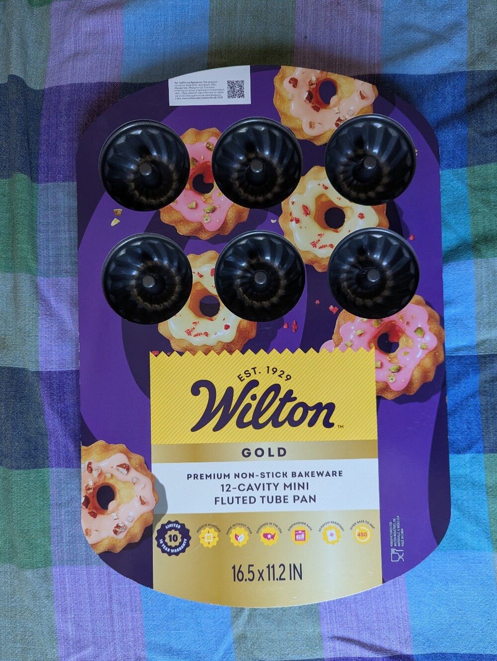 Brand New Wilton 12-Cup Mini Bundt Cake Desserts And More Pan - Dark Nonstick